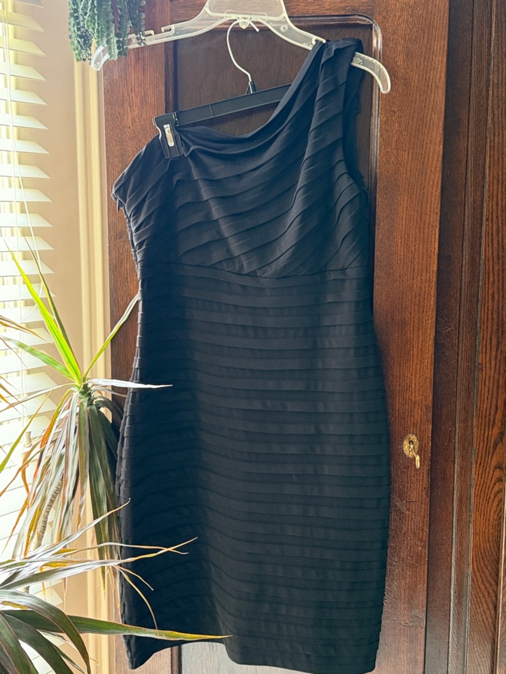 London Times Black One-Shoulder Bandage Dress - Classic Evening Style